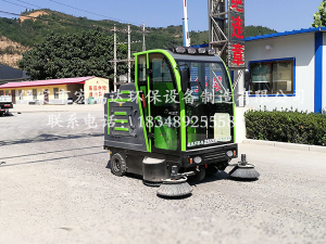 保定宏瑞達2150路面清掃車助力河南焦作砂石廠的廠區(qū)清潔工作