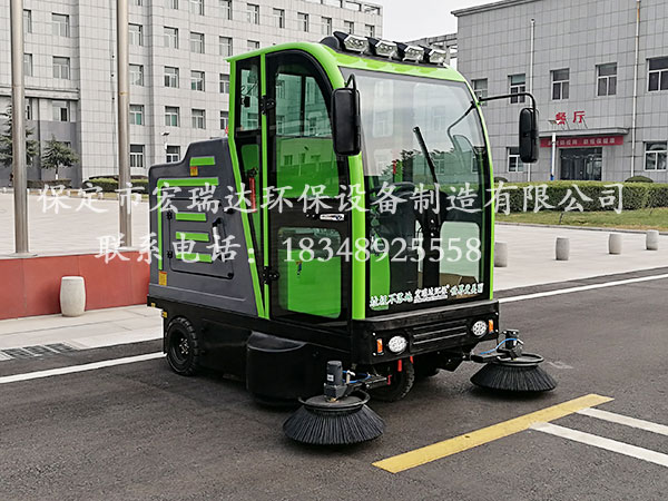 保定宏瑞達(dá)電動(dòng)清掃車(chē)在浙江麗水水利廠上崗