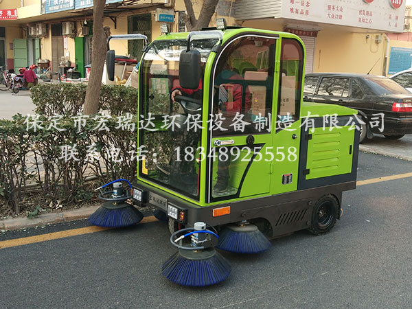 保定宏瑞達(dá)電動(dòng)掃地車(chē)在張家口廣廈社區(qū)上崗